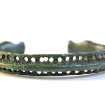 Brazalete. Castro de San Cibrao de Las